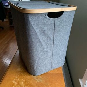 60L   Hamper with Lid.